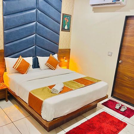 Hotel Avenue Ahmedabad Room photo