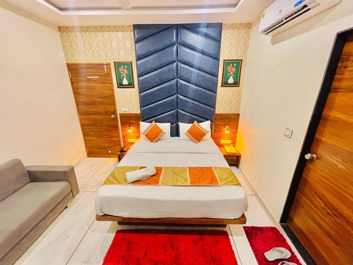 Hotel Avenue Ahmedabad Exterior photo