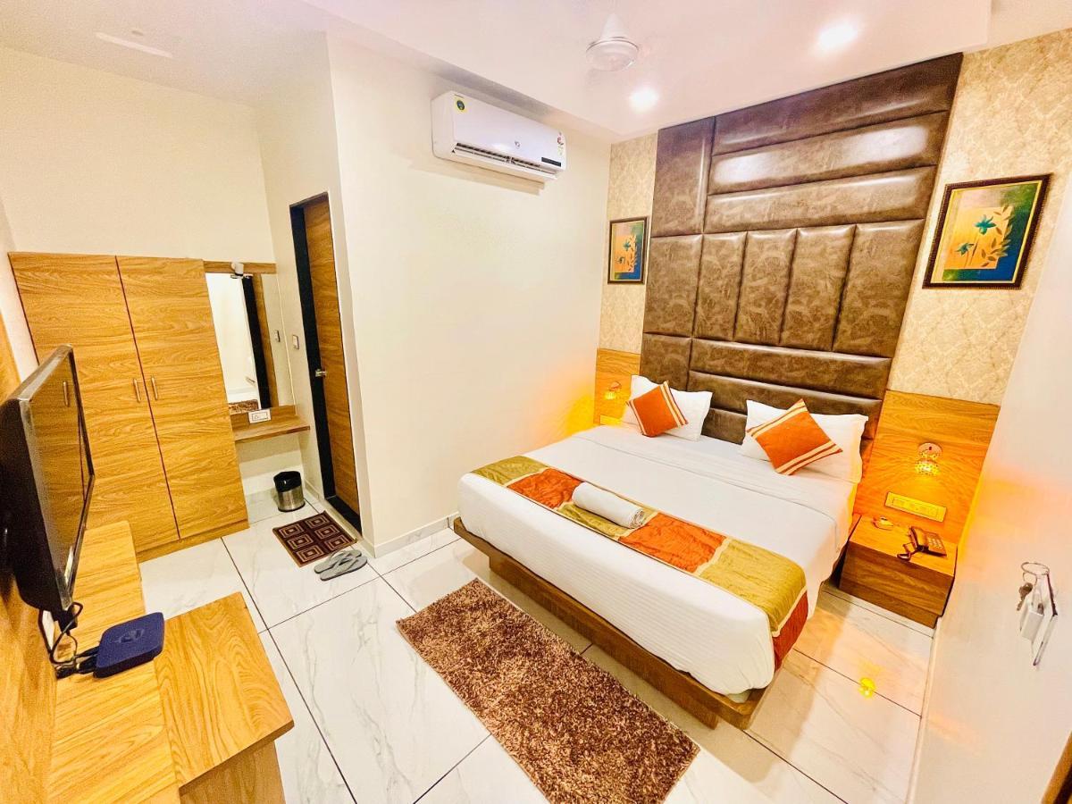 Hotel Avenue Ahmedabad Room photo