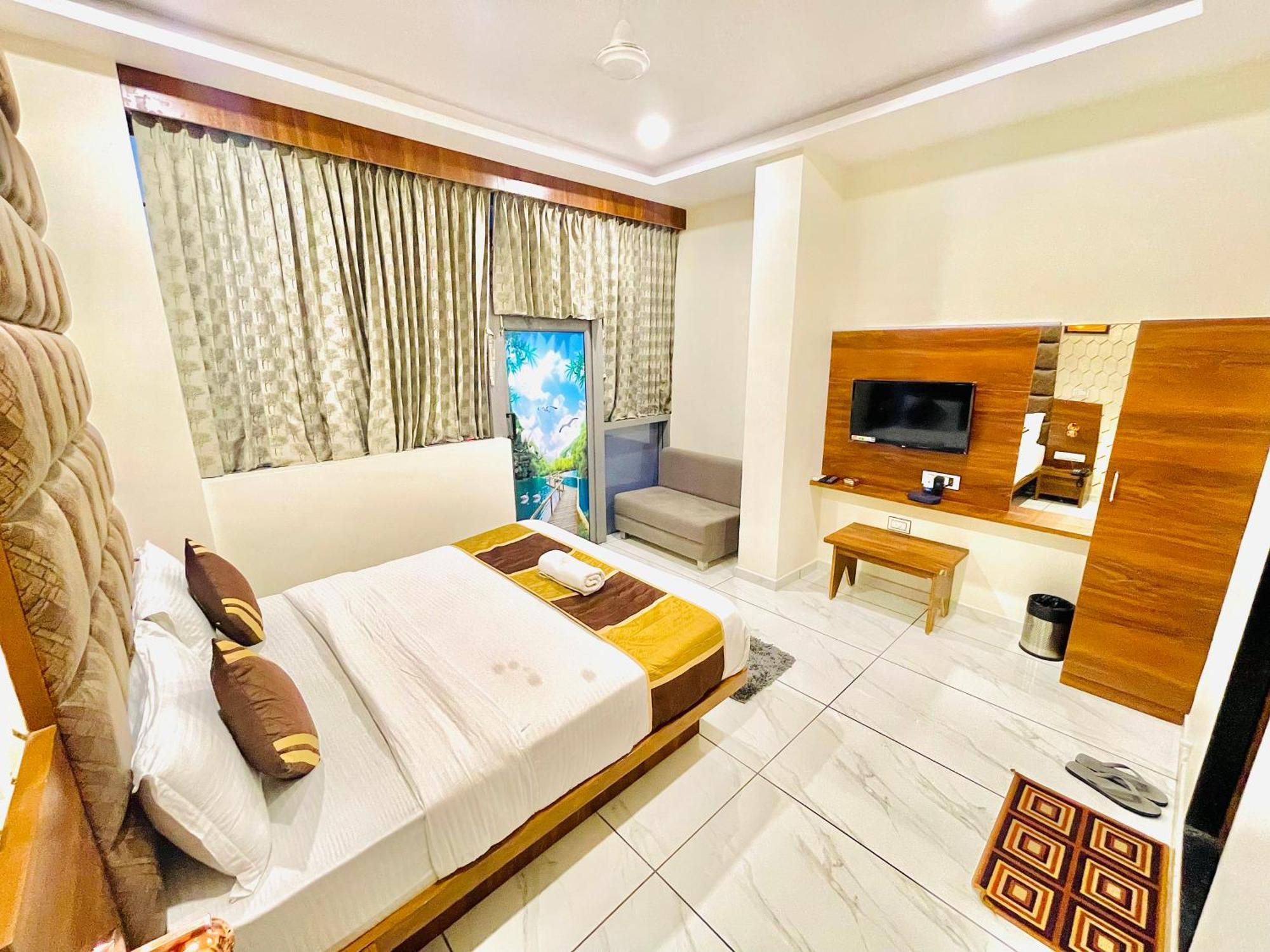 Hotel Avenue Ahmedabad Room photo