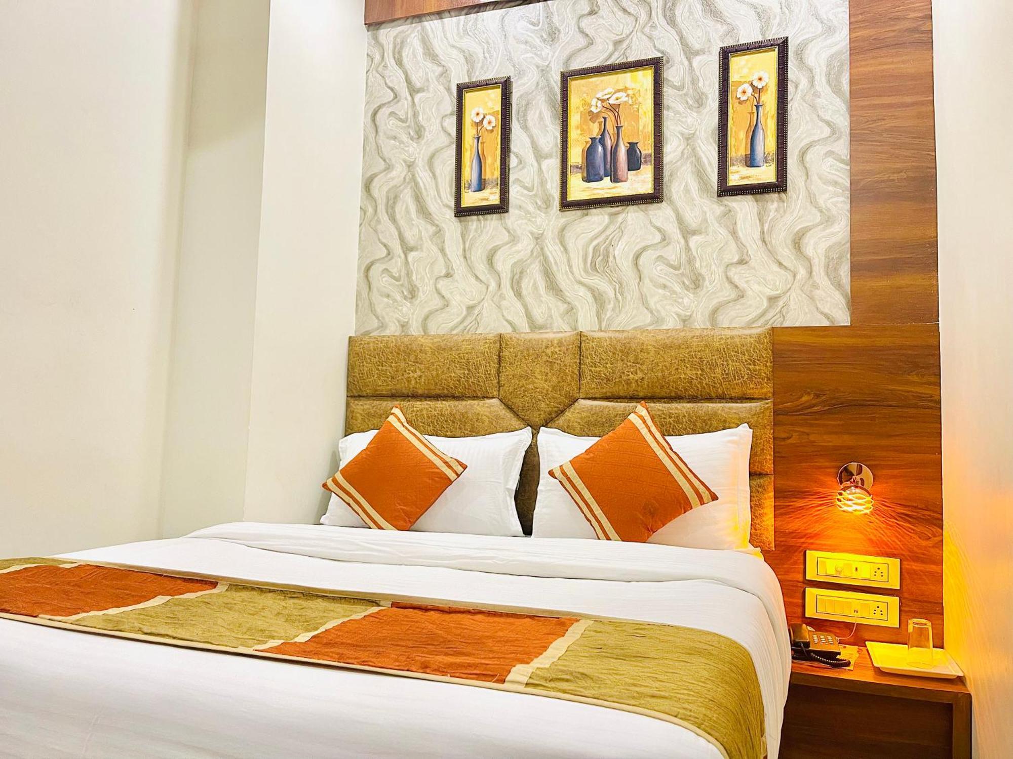 Hotel Avenue Ahmedabad Room photo