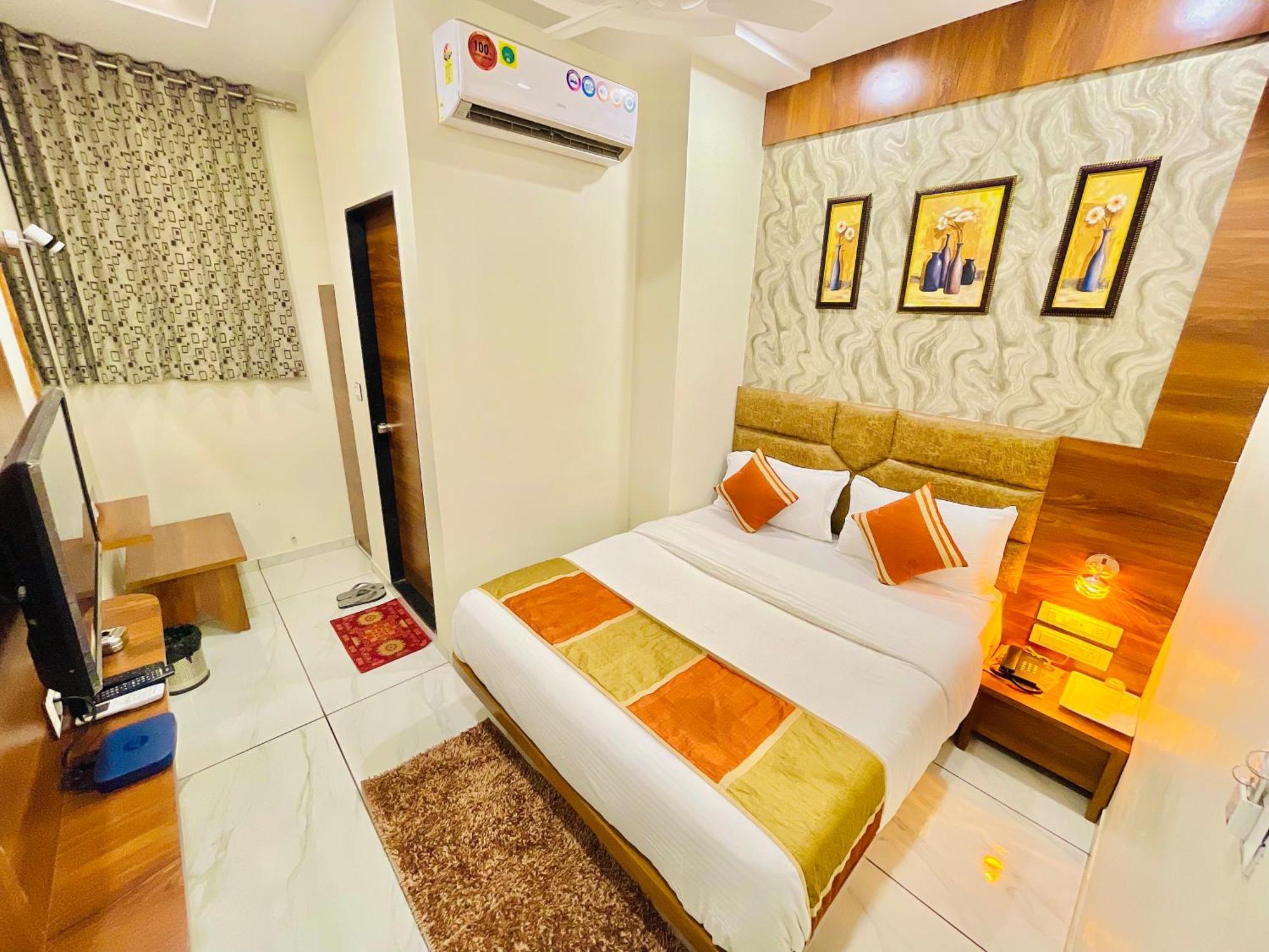 Hotel Avenue Ahmedabad Room photo