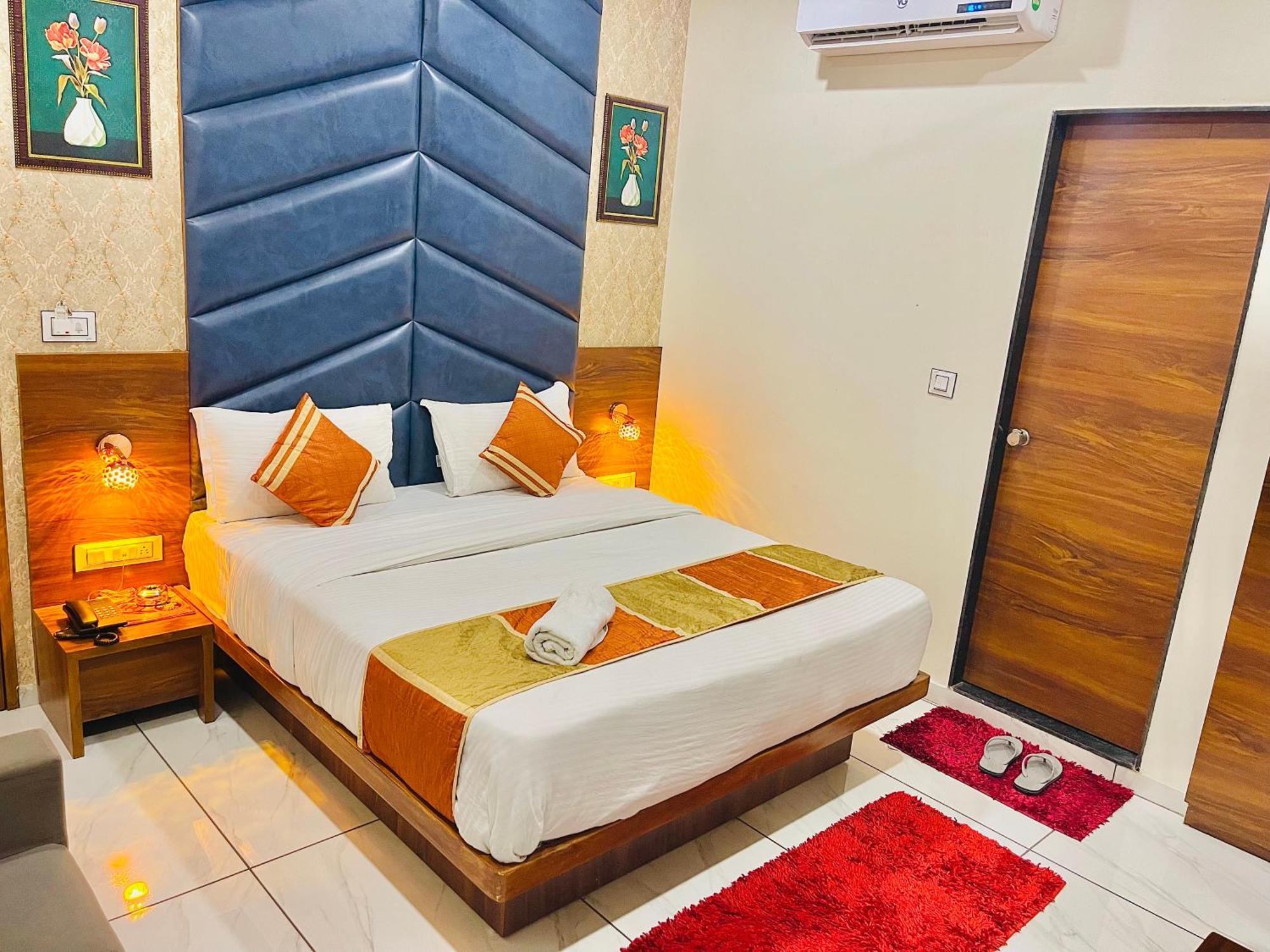 Hotel Avenue Ahmedabad Room photo