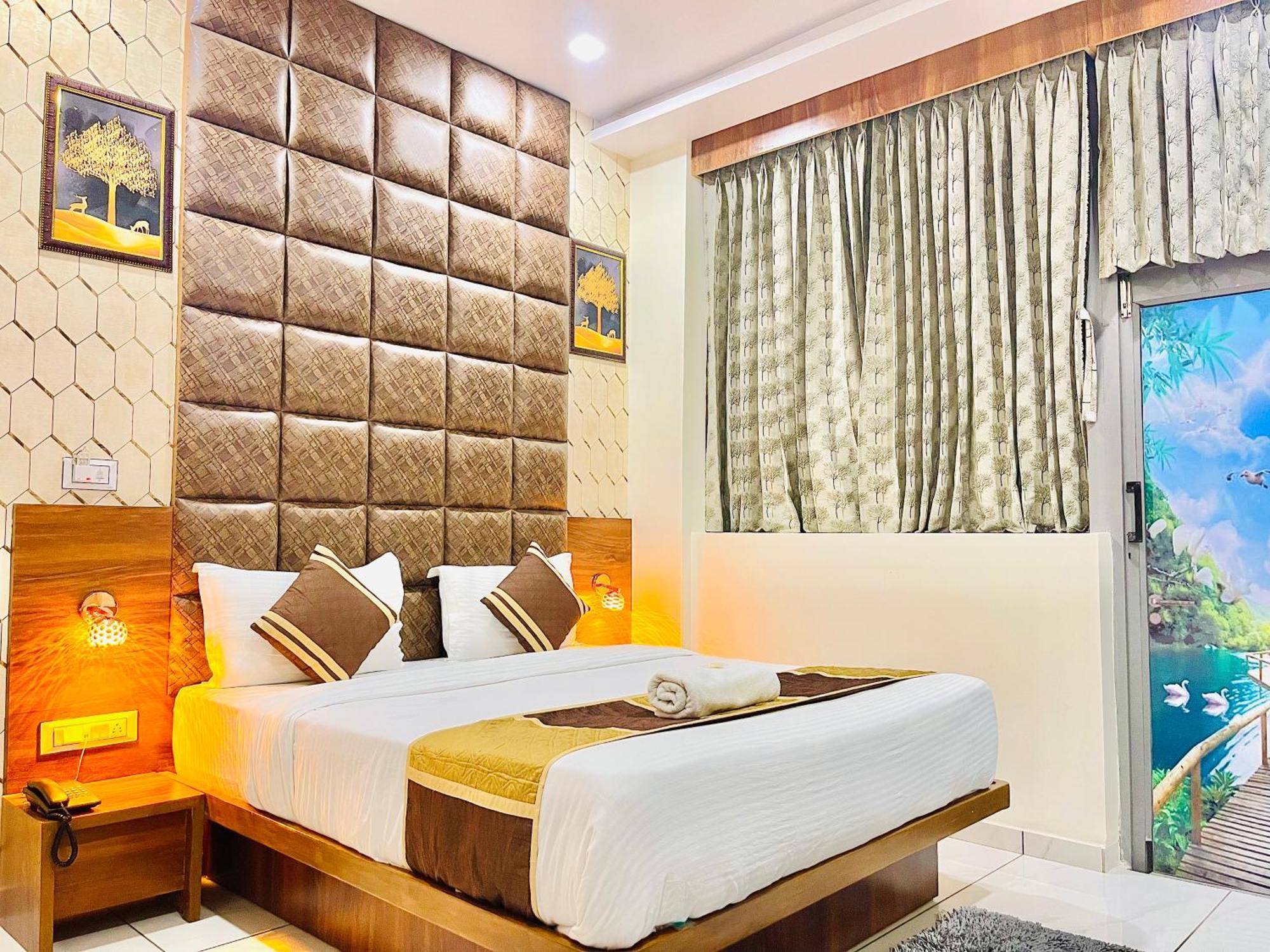 Hotel Avenue Ahmedabad Room photo