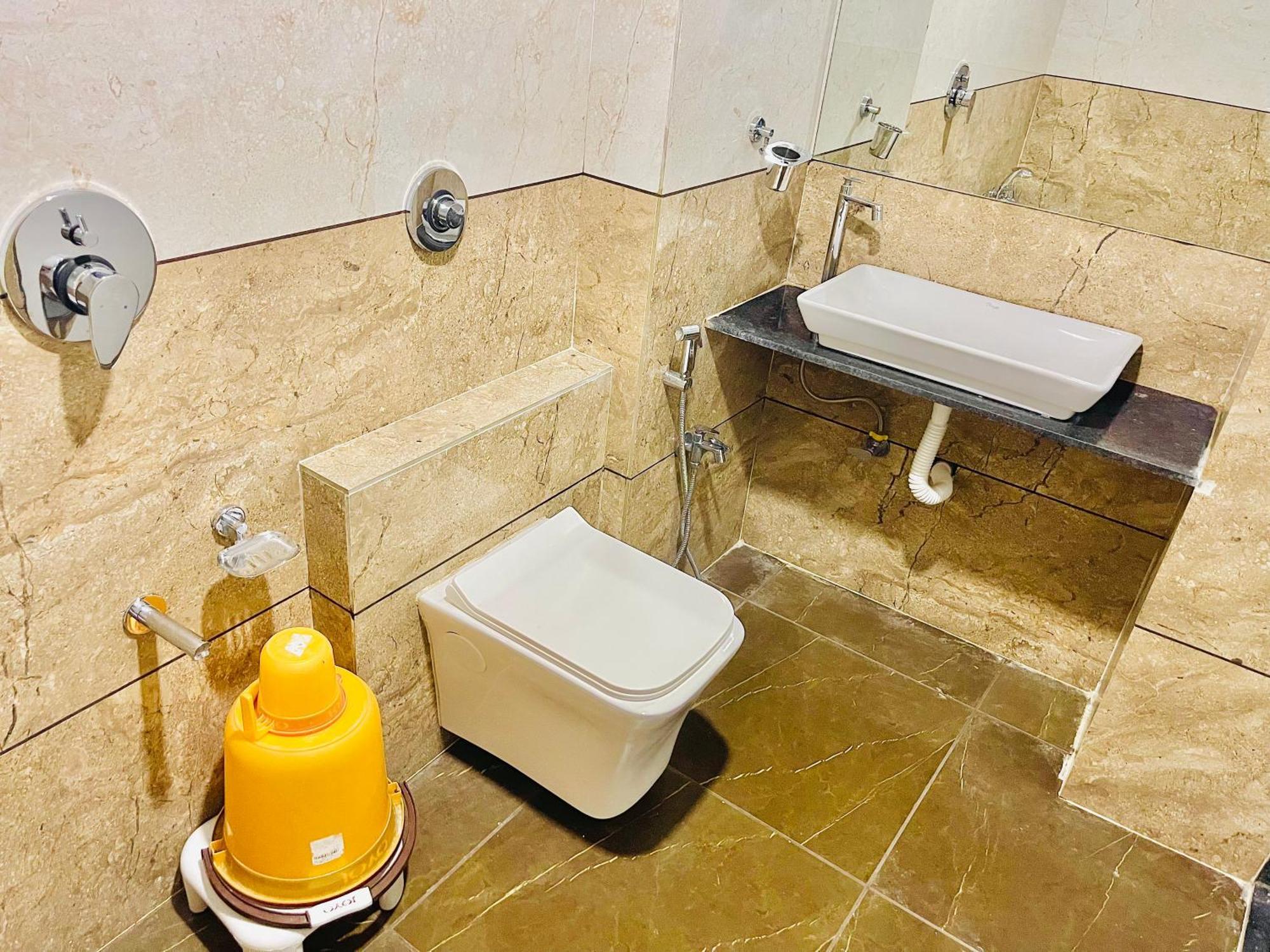 Hotel Avenue Ahmedabad Room photo