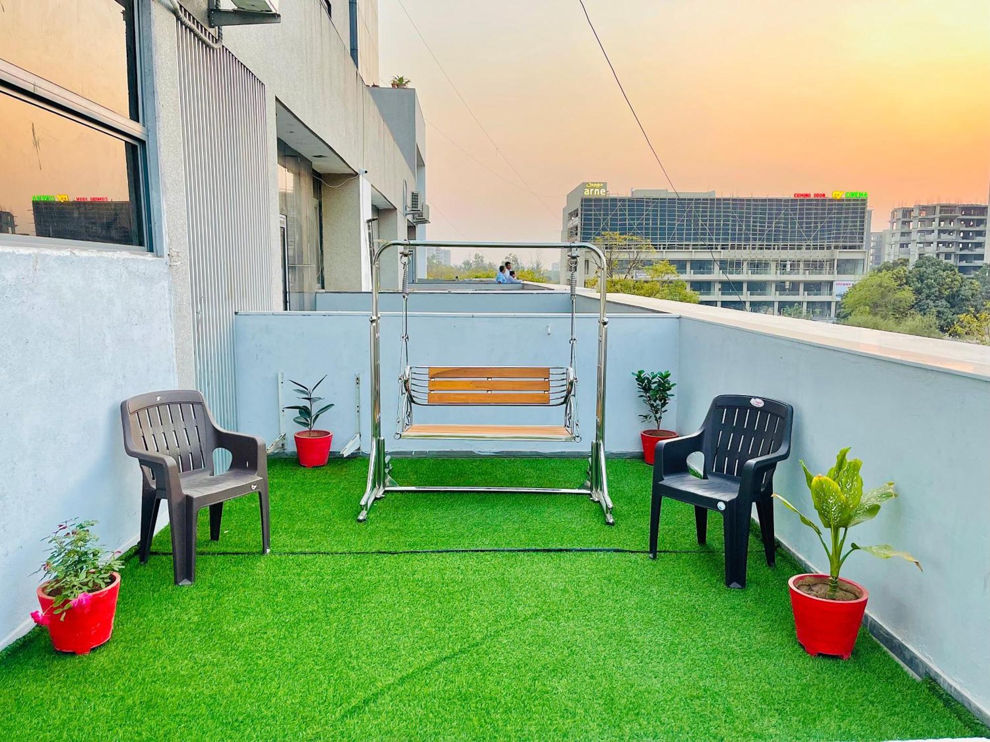 Hotel Avenue Ahmedabad Room photo
